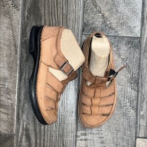 Birkenstocks Unisex Tan Leather Sandals